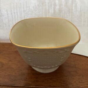 Lenox Canterbury collection serving nut dish